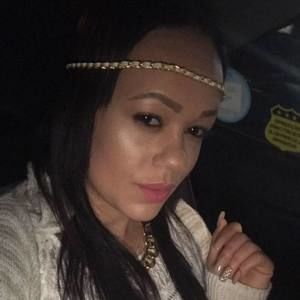 Meet your Posher, Iris